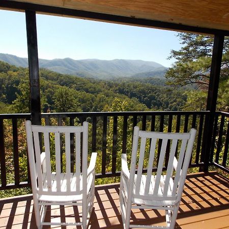 Mountain Ridge Chalet Pigeon Forge Exterior photo